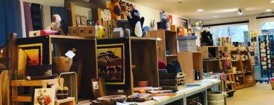 Entreprises 1 image OXFAM WERELDWINKEL MARIAKERKE openbaar bestuur op het gebied van gezondheidszorg, onderwijs, cultuur en andere sociale dienstverlening, m.u.v. sociale verzekeringen dans Mariakerke VOV